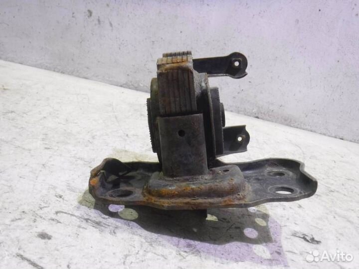 Опора двигателя Тойота