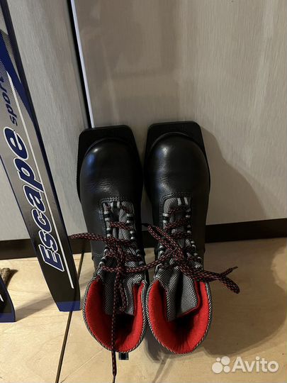 Лыжи беговые 180см с ботинками 38 размер