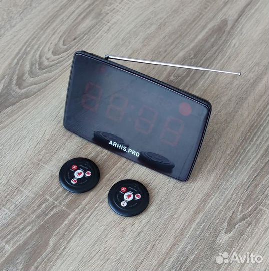 Табло отображения вызова на русском, кнопка вызова