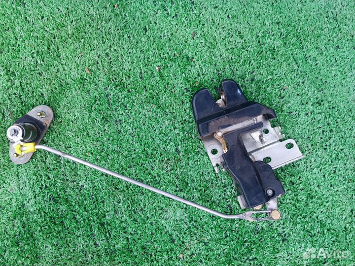 Замок крышки багажника Мицубиси Лансер 9