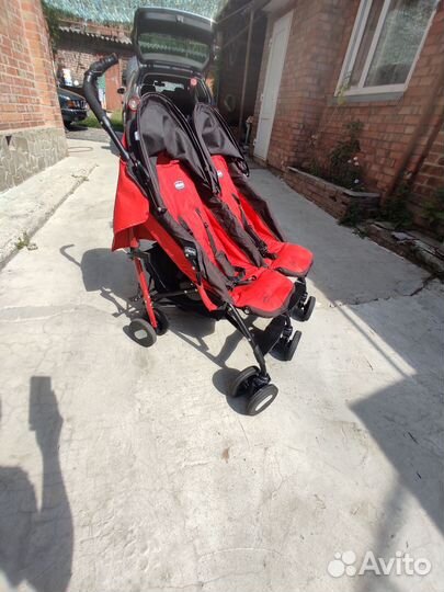 Прогулочная коляска для двойни chicco