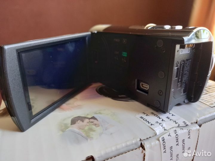 Цифровая видеокамера Sony