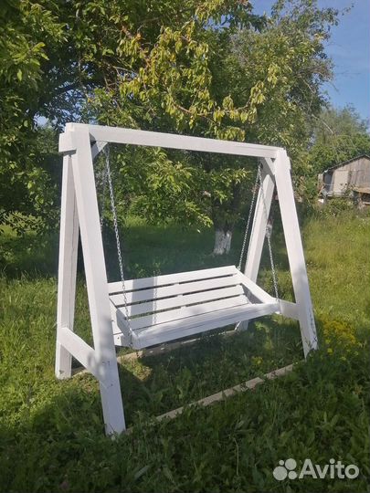 Садовые качели из дерева