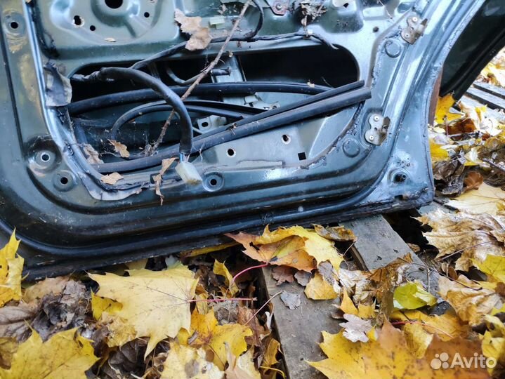 Задняя правая дверь Hyundai sonata Y3