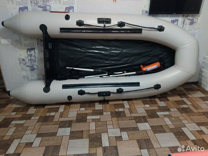 Надувная лодка пвх с фанерным полом под мотор бу