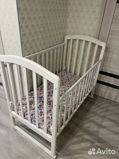 Кровать с матрасом