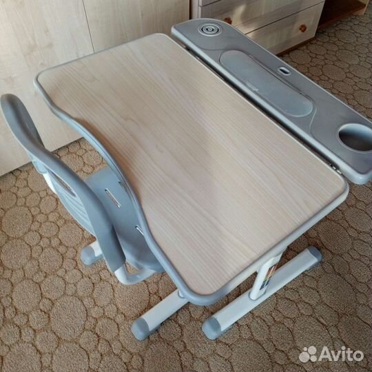 Растущая парта и стул