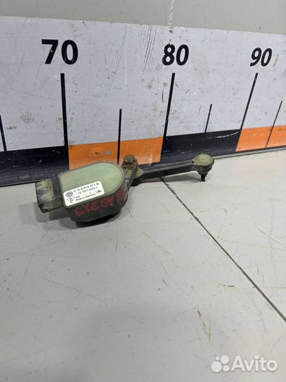 Датчик уровня подвески Volkswagen Touareg 1 7L