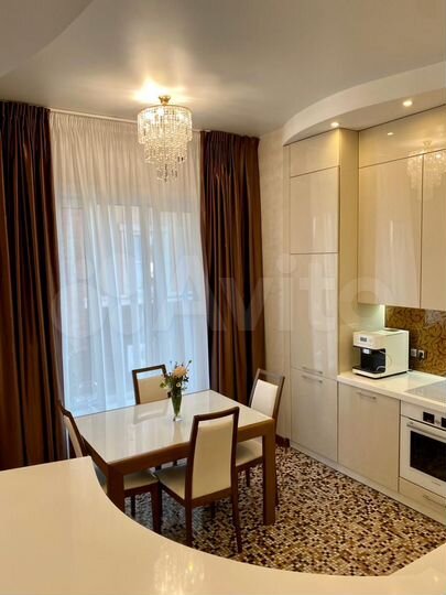 Коттедж 320 м² на участке 4 сот.