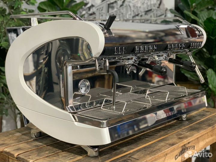 Аренда кофемашины Nuova Simonelli Aurelia 2