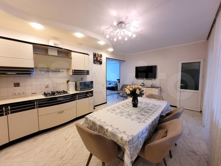 Дом 206,9 м² на участке 4,2 сот.