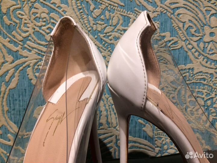 Туфли белые