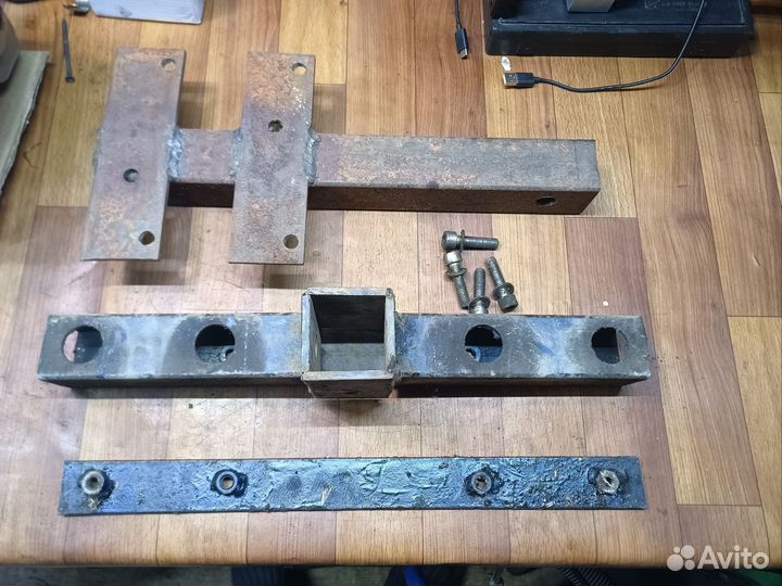 Кронштейн и крепление съемной лебедки Нива Шевроле