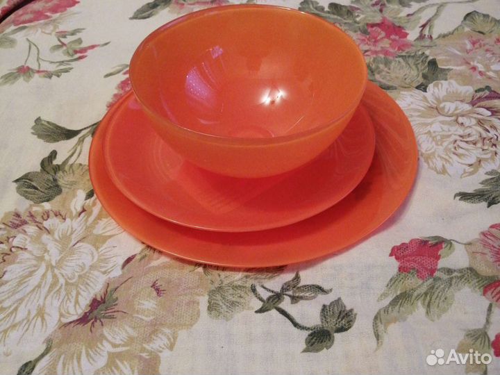 Салатники и тарелки