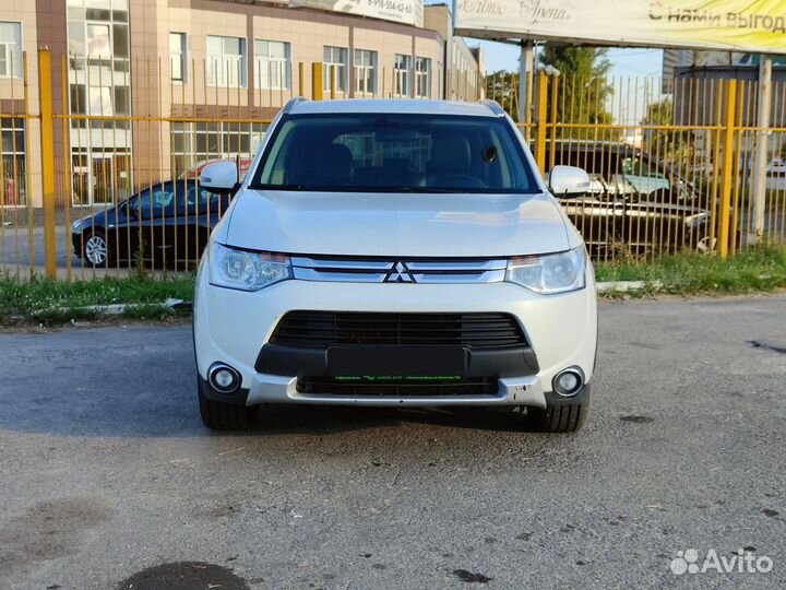 Mitsubishi Outlander, 2014
