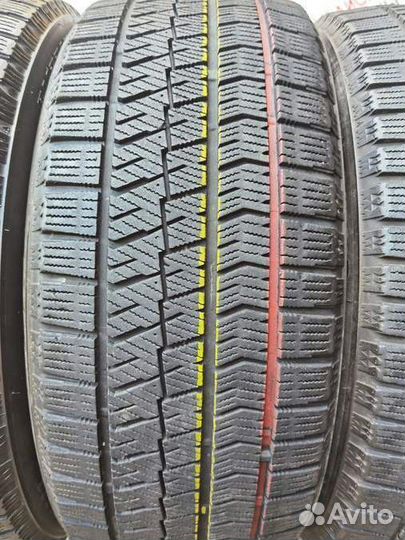 Bridgestone Blizzak VRX2 205/50 R17 99H