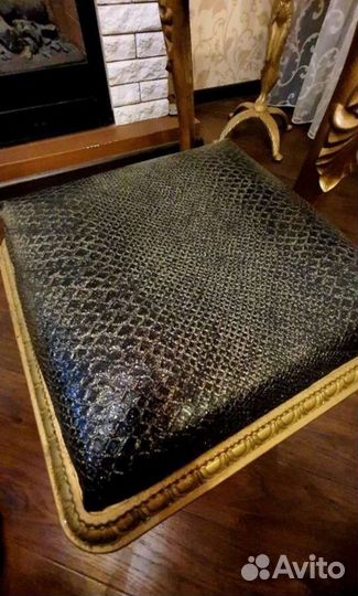 Каслинское литье винтажный столик, табурет