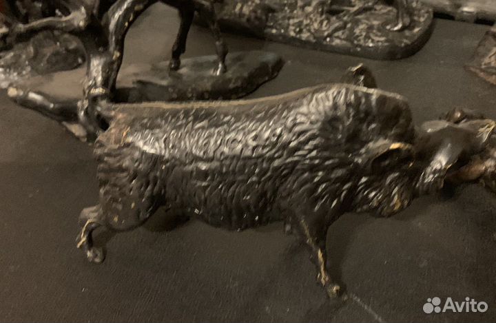 Статуэтка бронза кабан