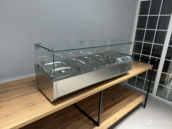 Холодильная витрина с гастроемкостями