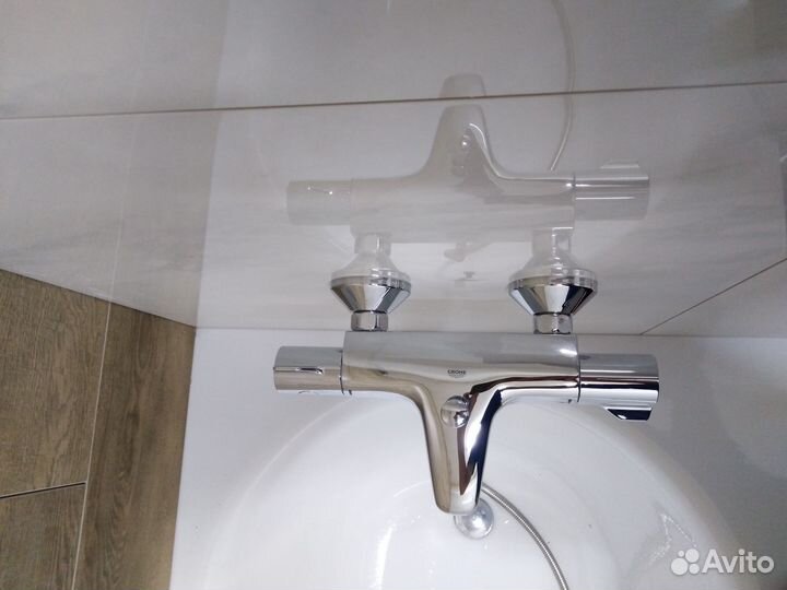 Сантехник, замена фильтра для воды