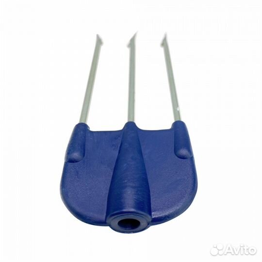 Наконечник трезубый длин. D4 мм, пласт. основание