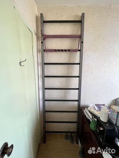 Шведская стенка с турником и брусьями