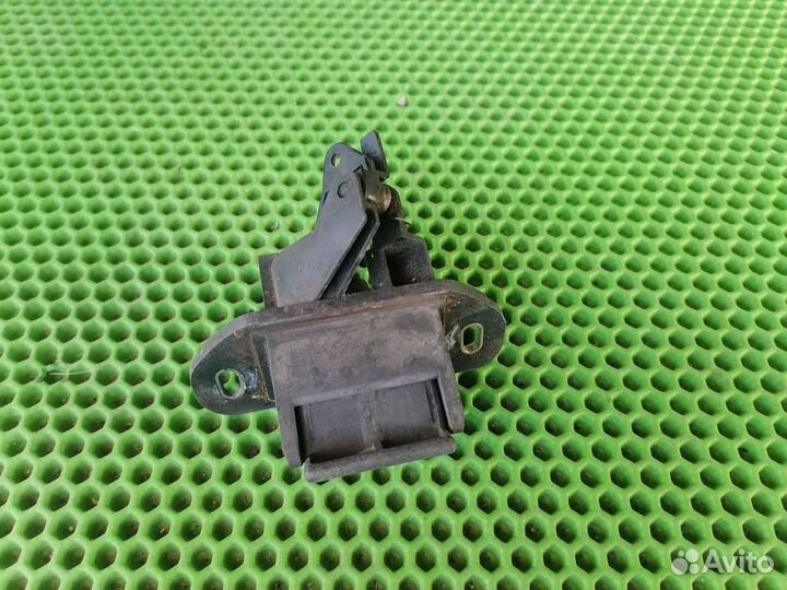 Кнопка багажника Опель Астра Ф универсал