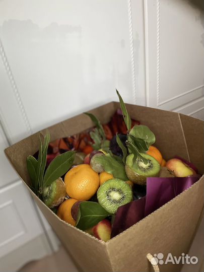 Букеты из конфет и фруктов