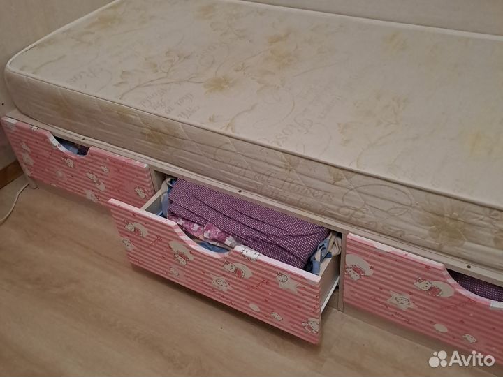 Детская кровать с матрасом