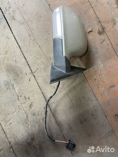 Зеркало заднего вида