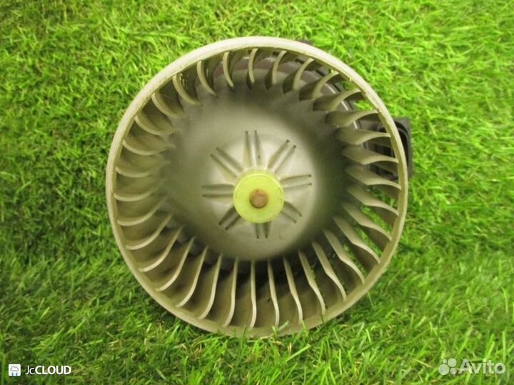 Мотор печки на daihatsu boon M300S 1KR-FE