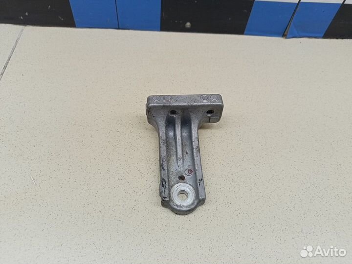 Кронштейн (сопут. товар) Land Cruiser (150) -Prado