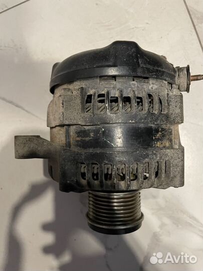 Генератор Toyota Prado 3.0 Б/У