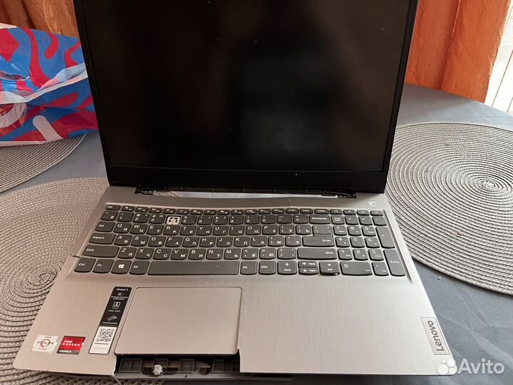 Ноутбук на запчасти Lenovo