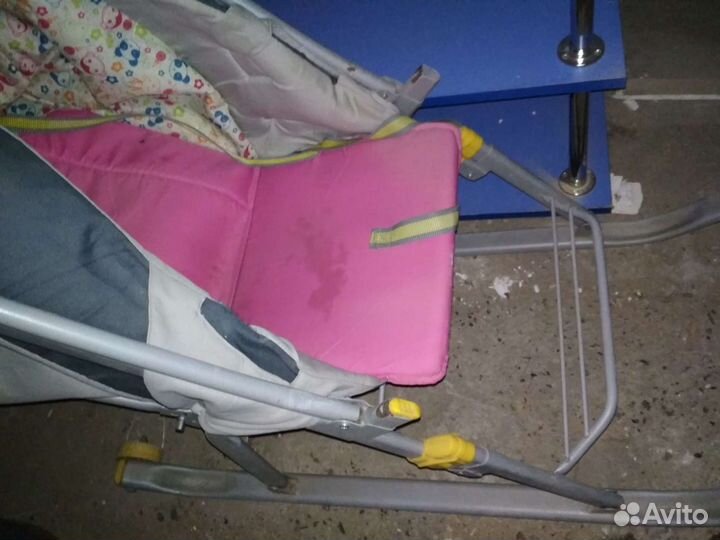 Санки -коляски,синие и розовые