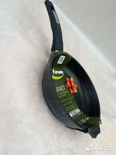 Сковорода с антипригарным покрытием мечта 20 см
