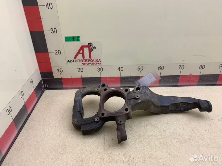 Кулак передний правый Рэнж Ровер Спорт 1