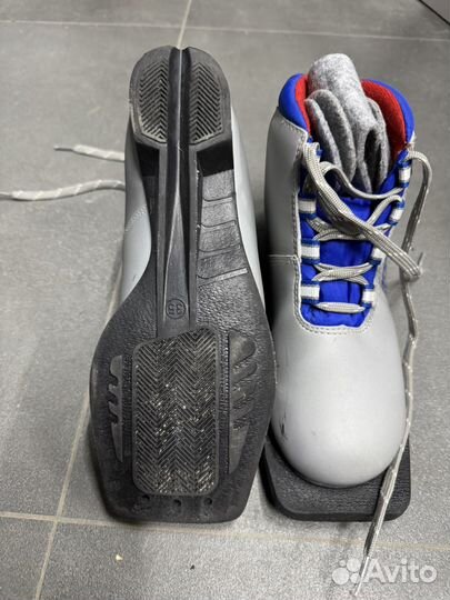 Лыжные ботинки