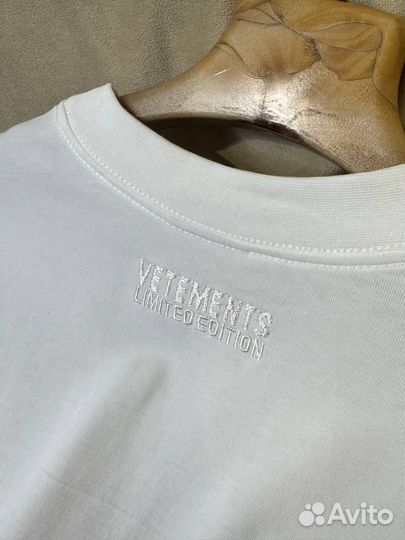 Футболка vetements