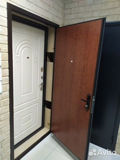 Входная дверь новая от производителя