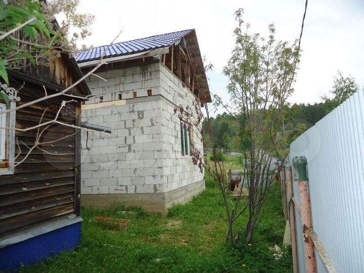 Дом 77 м² на участке 9,6 сот.