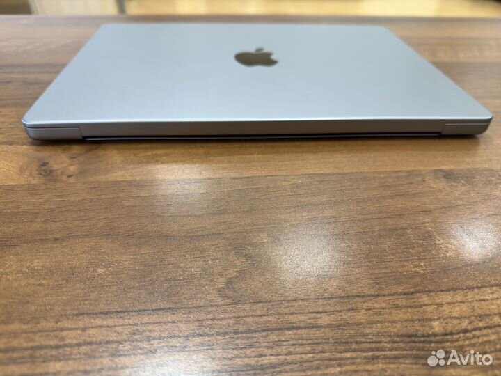 Macbook pro 14 m1 16 512