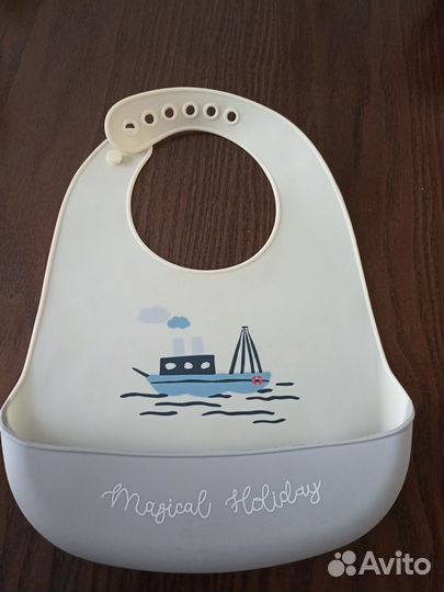 Слюнявчик силиконовый