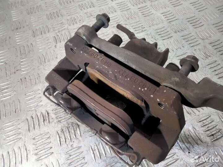 Суппорт передний левый Volvo S60 2000-2004