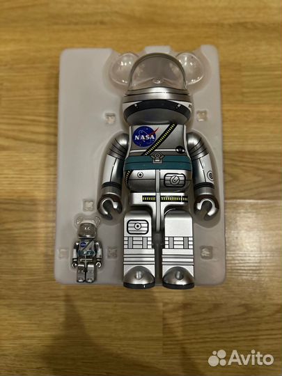 Bearbrick nasa