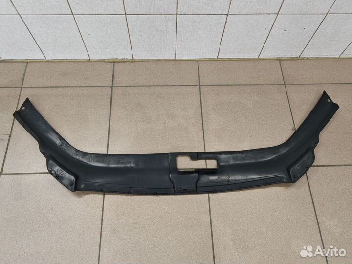 Накладка бампера верх Audi Q7 4L 4L0807081