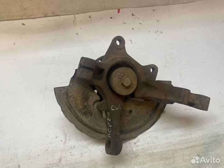 Кулак поворотный передний правый Лада Largus R90