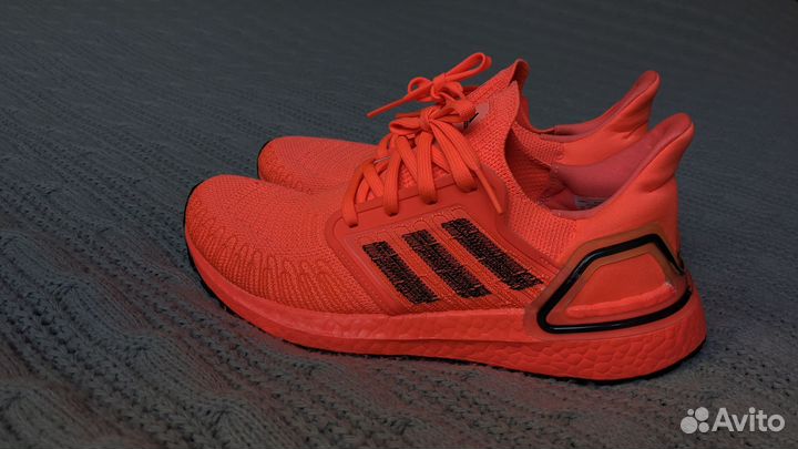 Кроссовки adidas UltraBoost 20