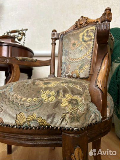Антикварный стул кресло