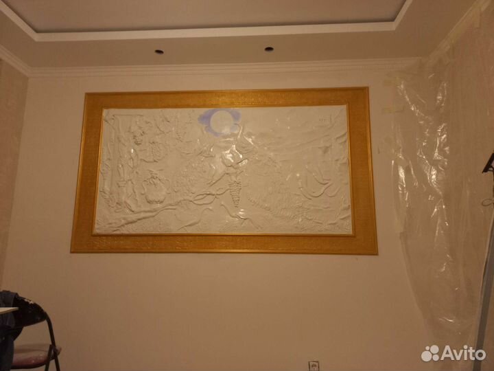 Картина баралефная на стине
